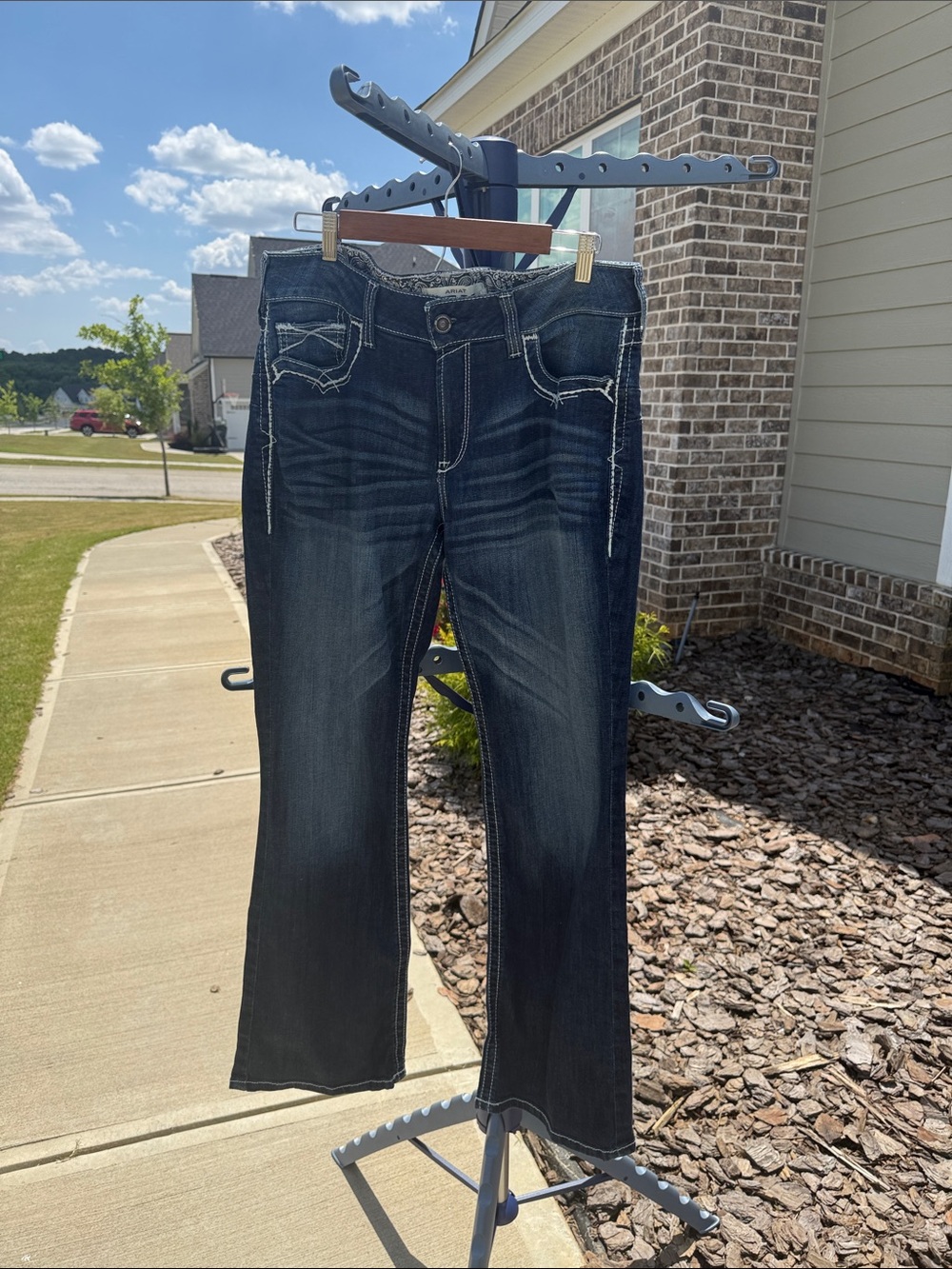 Great Condition Ariat Dark Blue Wash Bootcut Jeans with White Contrast Stitching